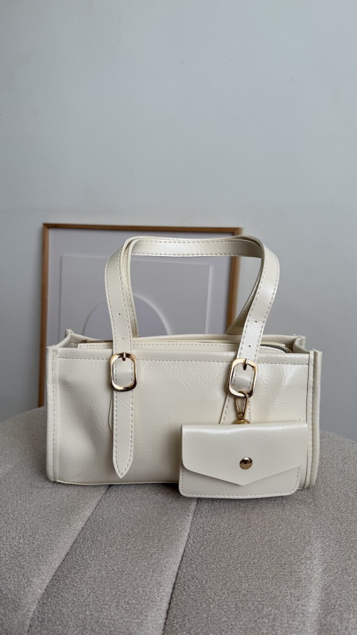 DP MELLY WHITE
