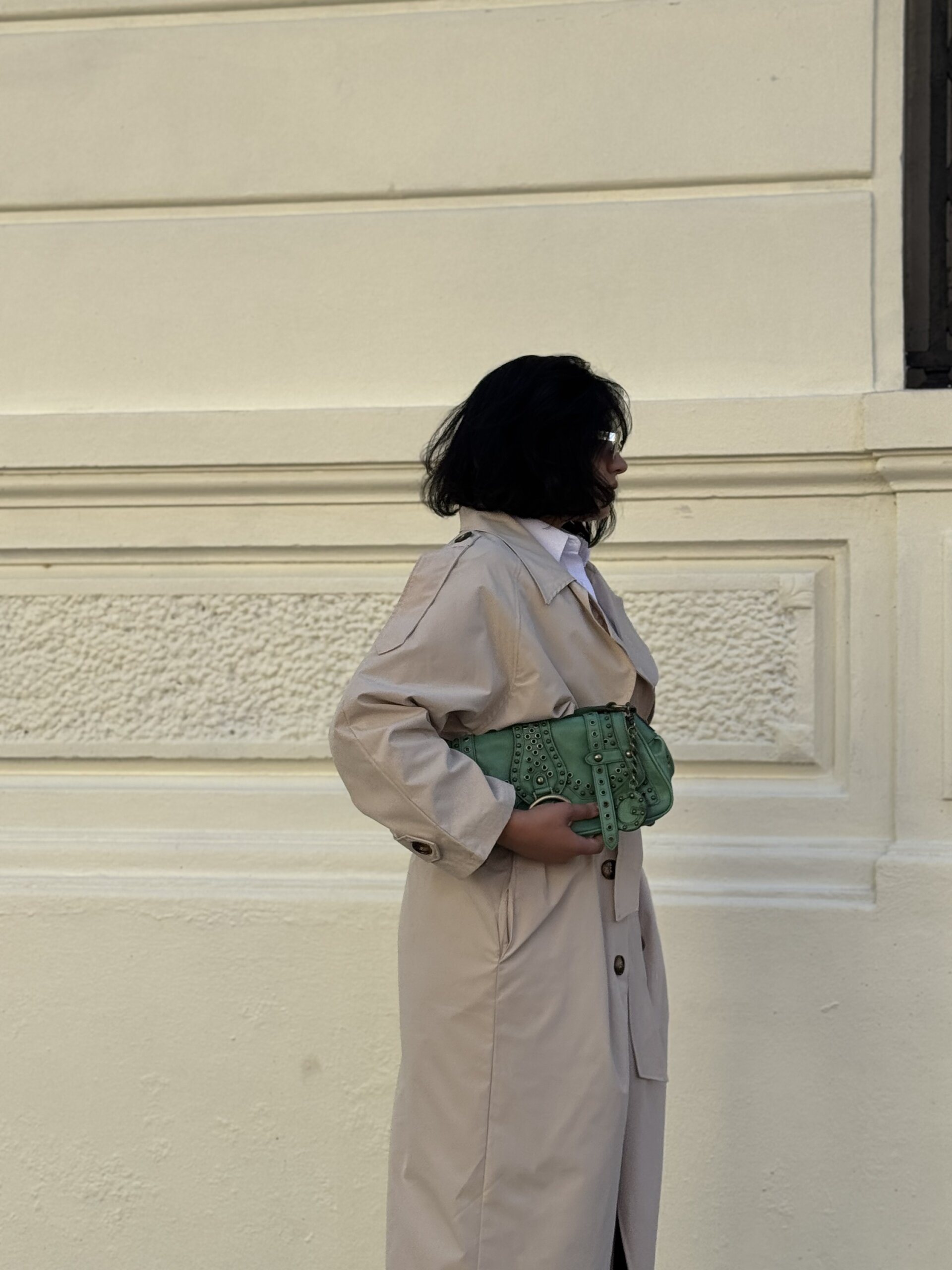 Light beige DP trench coat - Image 4